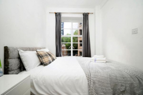 Luxurious Westminster Flat Perfect for Families & Business Travelers, Steps to Landmarks!